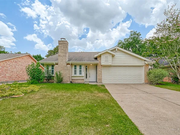 2302 Brook View Ln, Sugar Land, TX 77479