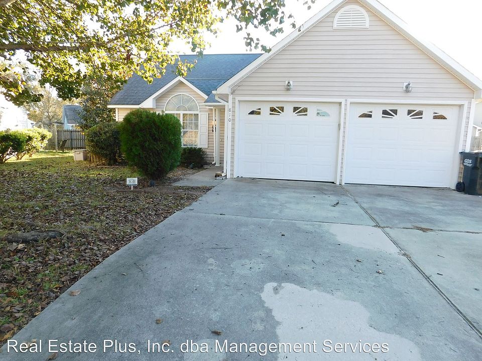2nd image of 810 Pecan Ct