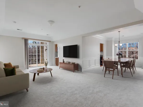 9204 Charleston Dr Unit 206, Manassas, VA 20110