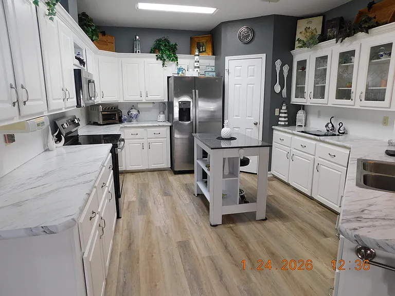 414 Sioux Blvd — Photo 3