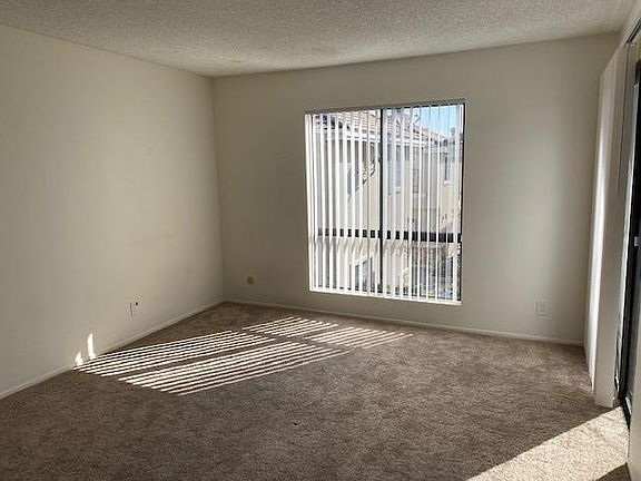 5th image of 1126 Fairview Ave Unit 205
