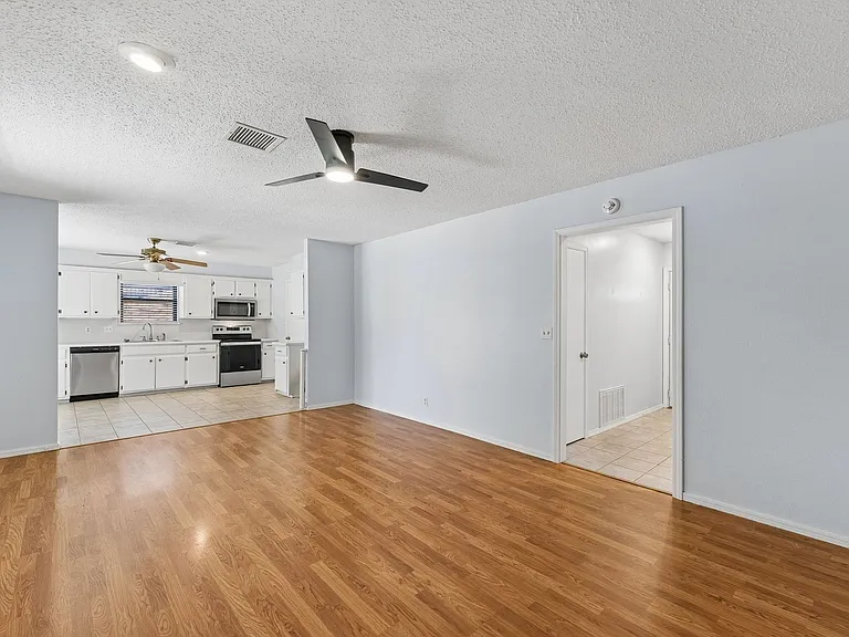 213 S Silver Dr — Photo 6