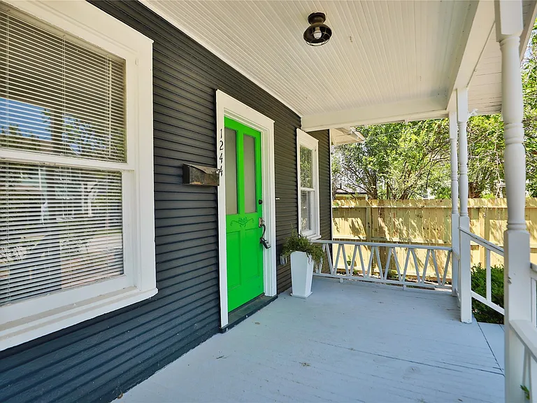 1244 W 21st St — Photo 7