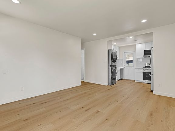 5th image of 4646 Idaho St