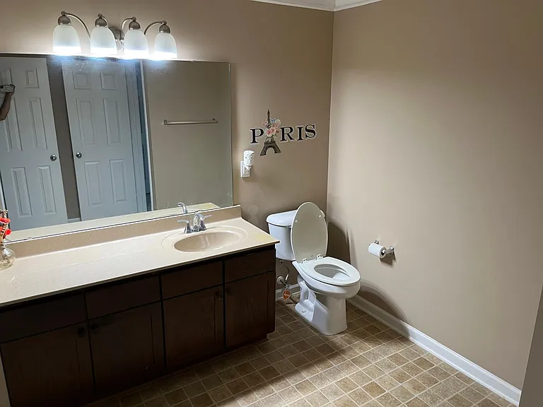 1061 Remington Oaks Cir — Photo 9