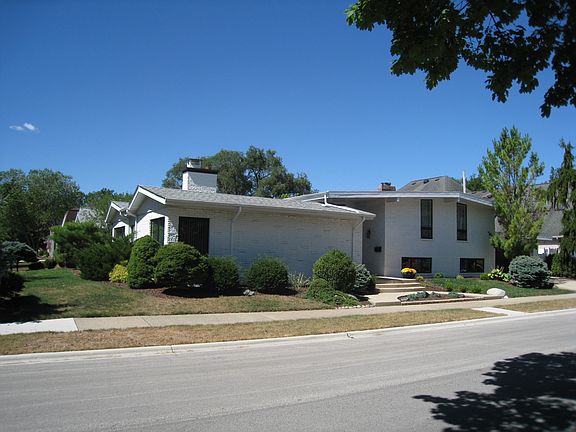 2nd image of 221 Timber Ln