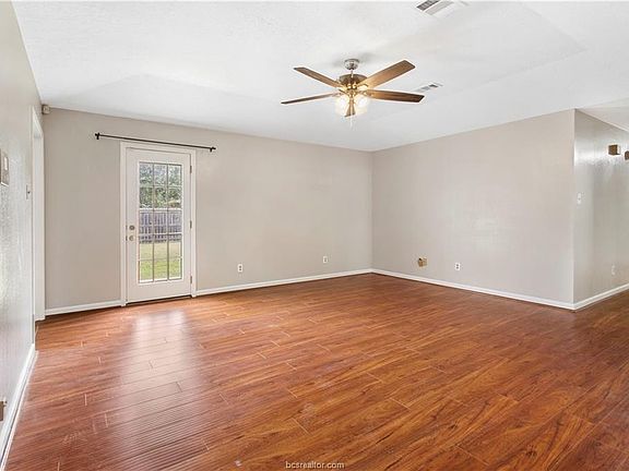 4th image of 2706 Echo Glen Cir