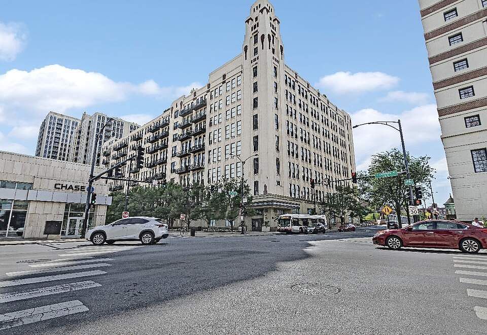 1st image of 758 N Larrabee St APT 425