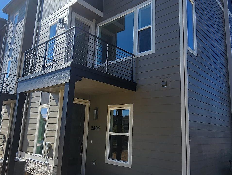 End unit townhome front elevation