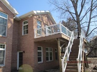9415 Blackhawk Trl, Sauk City, WI 53583