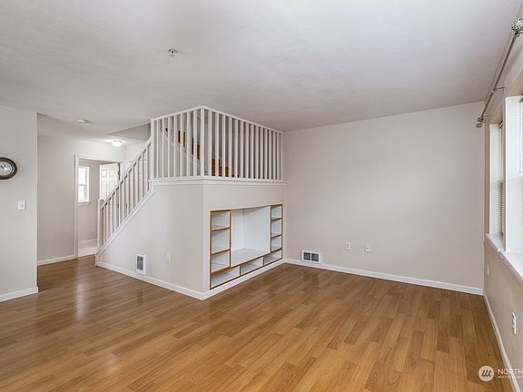 5th image of 3808 Hoyt Avenue #B