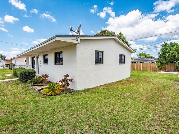 4th image of 11861 SW 185th Ter