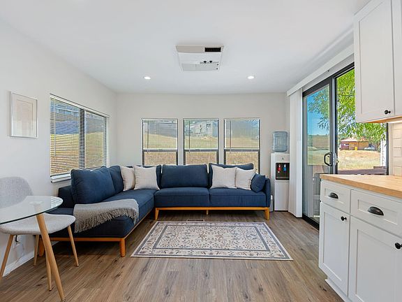 5th image of 3750 Paradise Rd #96