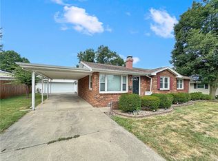 1105 N 30th St, Mattoon, IL 61938