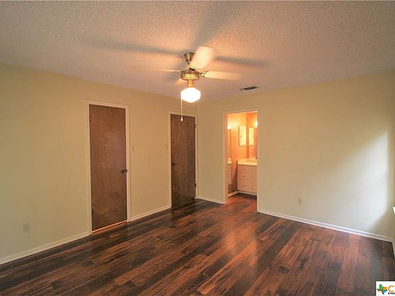 5th image of 17 Moss Rock Dr #B