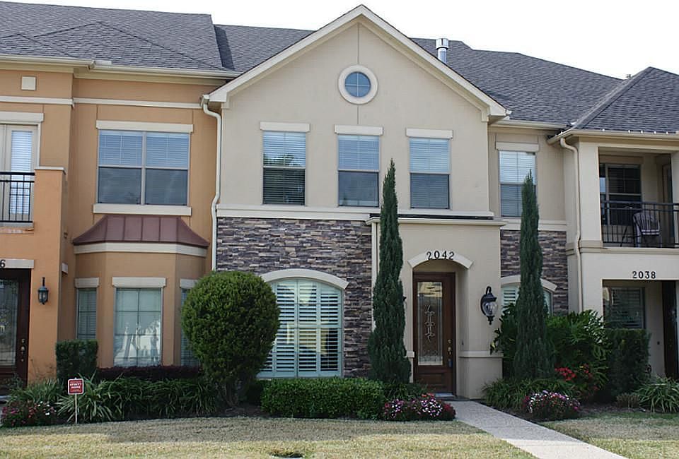 1st image of 2042 Palm Forest Ln