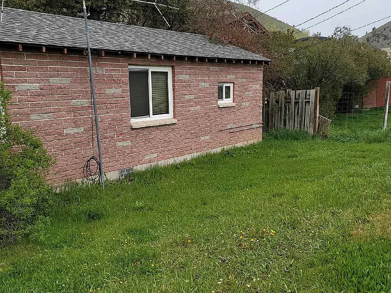 282 S Glenwood St — Photo 2