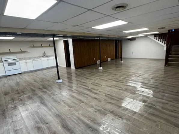 73 Shaw St - JNJ Investments, 73 Shaw St, Lansing, IA 52151