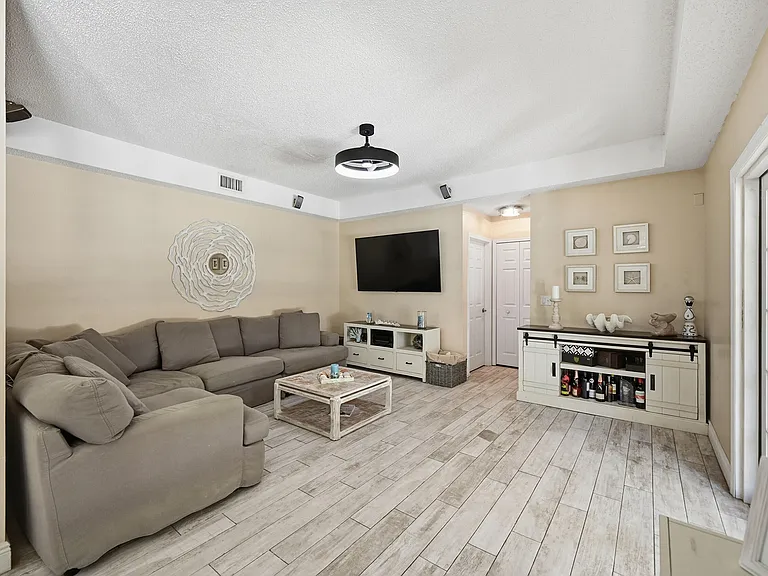 15073 Oak Chase Ct — Photo 13