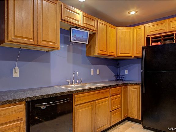 4th image of 1380 Sherwood Ave