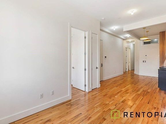 3rd image of 2098 Fulton St #2C