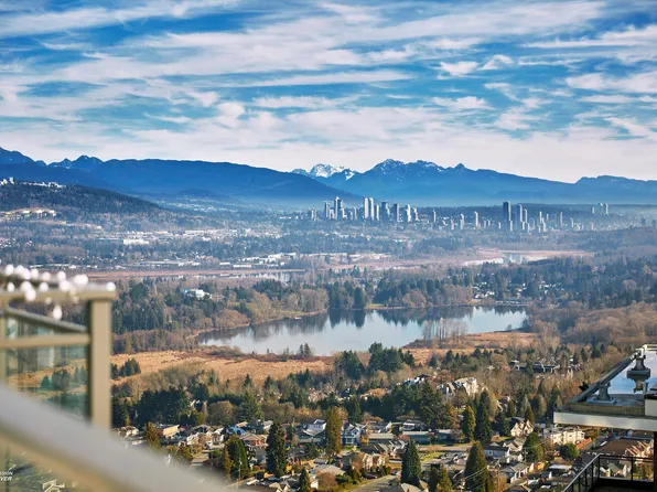 4711 Hazel St #3202, Burnaby, BC V5H 0J9