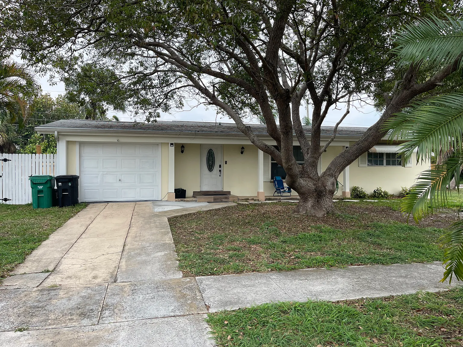 3 bed, $900 — Photo 2