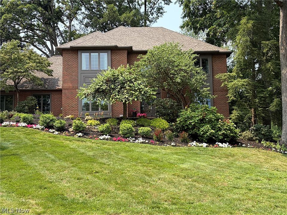 1st image of 4063 Dunoon Cir NW