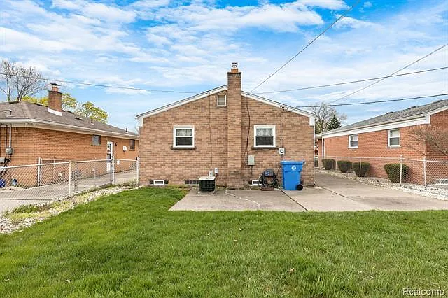 6620 Colonial St — Photo 11