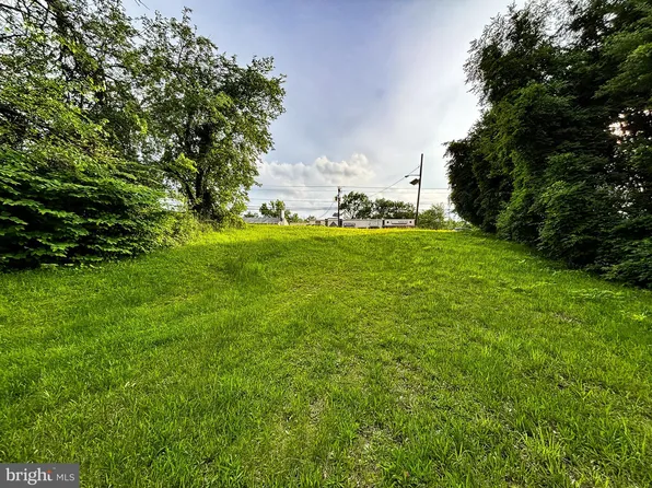 412 N White Horse Pike, Somerdale, NJ 08083