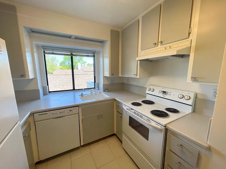 15 Picadilly Ct — Photo 9