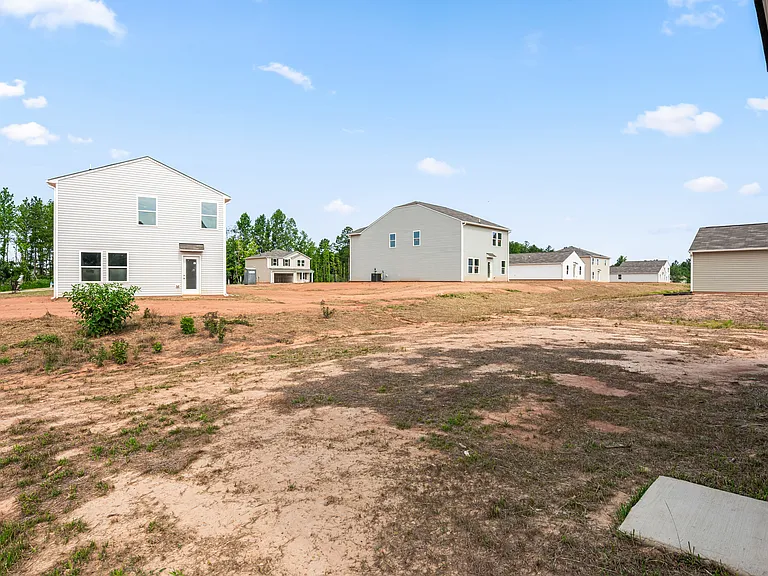 140 Lillian Ln — Photo 25
