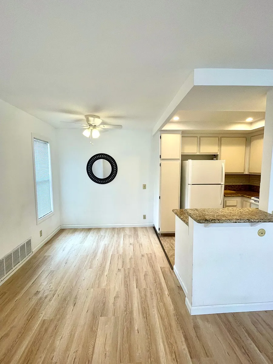 Building Photo - 8811 Gilman Dr #H