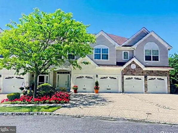 45 Tudor Ct, Marlton, NJ 08053