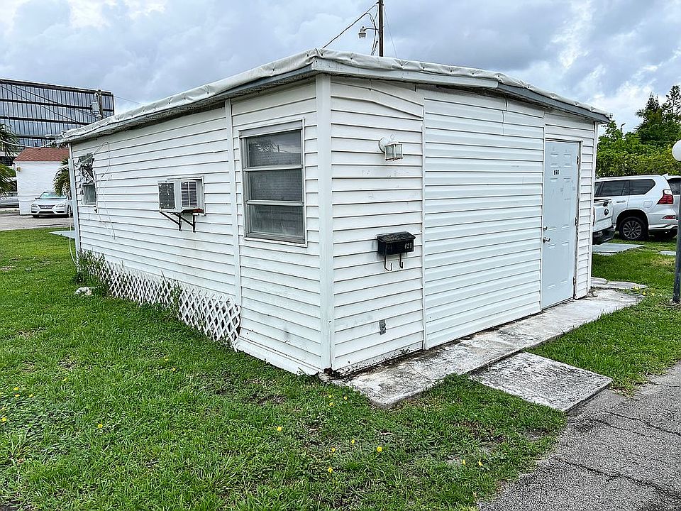1st image of 421 Maple St