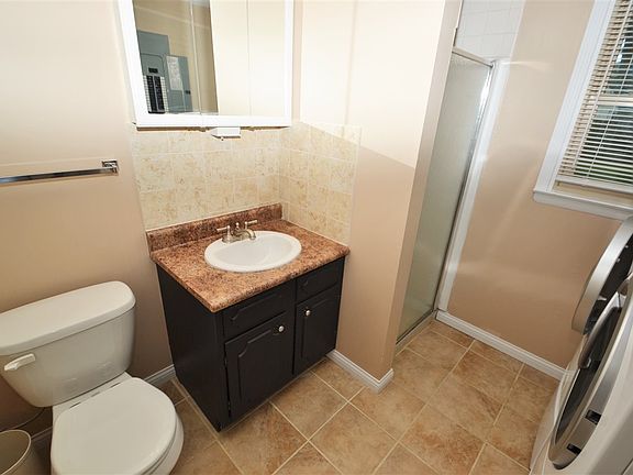 5th image of 5001 N Somerset Dr