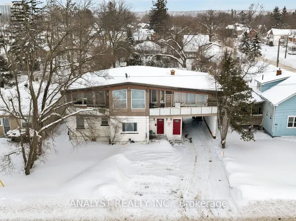 37 Donald St, Barrie, ON L4N 1E4