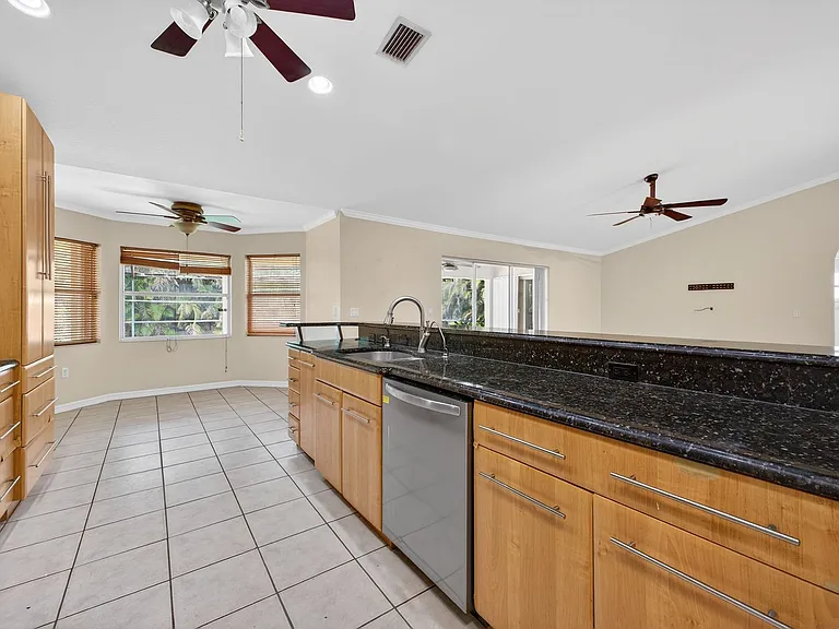 6890 Circle Dr — Photo 13