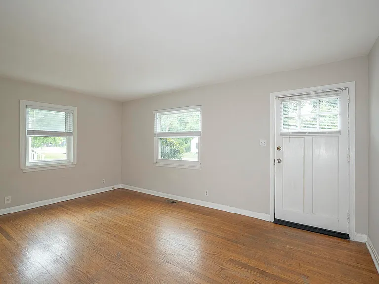 410 Newsom St — Photo 3