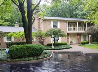 250 Cricket Ln, Cortland, OH