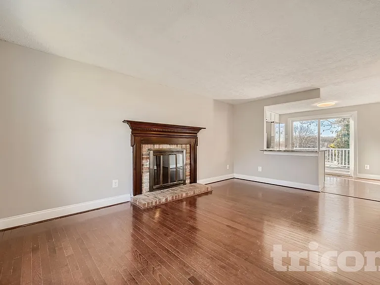 7 Randolph Springs Ct — Photo 5