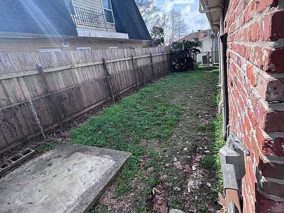3rd image of 4404 Ellen St