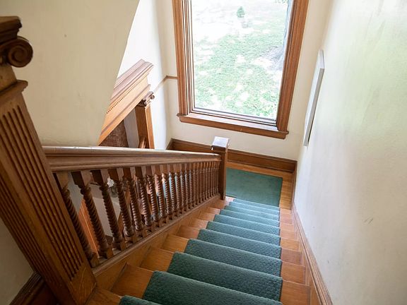 5th image of 2330 Ashland Ave