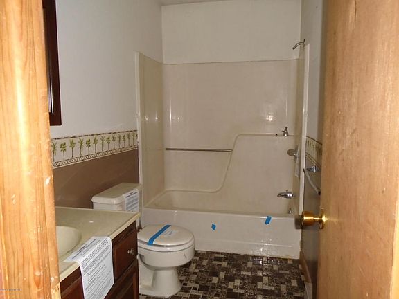 4th image of 1151 Park Dr