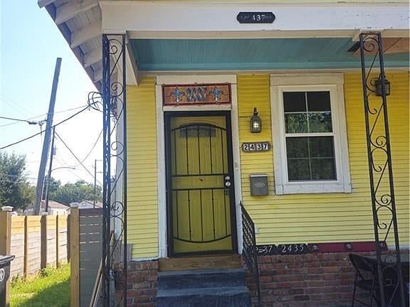 2nd image of 2437 Bartholomew St
