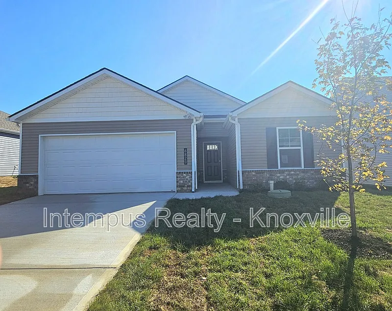3 bed, 2.0 bath, 1343 sqft, $2,200 — Photo 3
