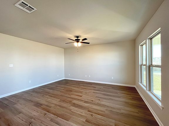 Raeford IV G - Living - DSLD Homes