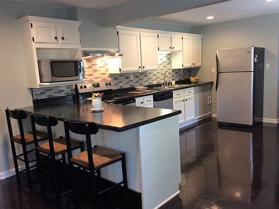 5th image of 2518 Louise St