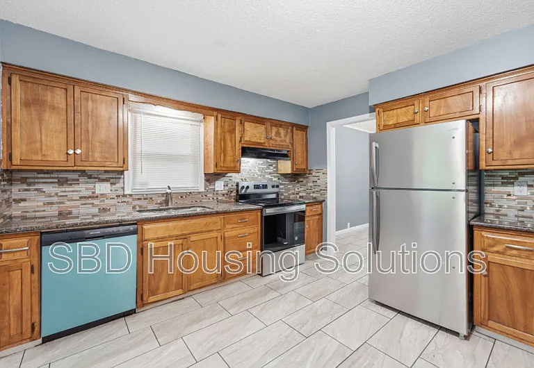 12812 Bristol Ave — Photo 6
