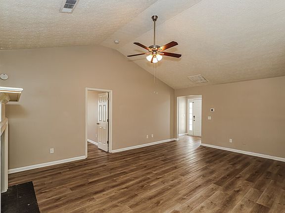 5th image of 1825 Courtyard Ln